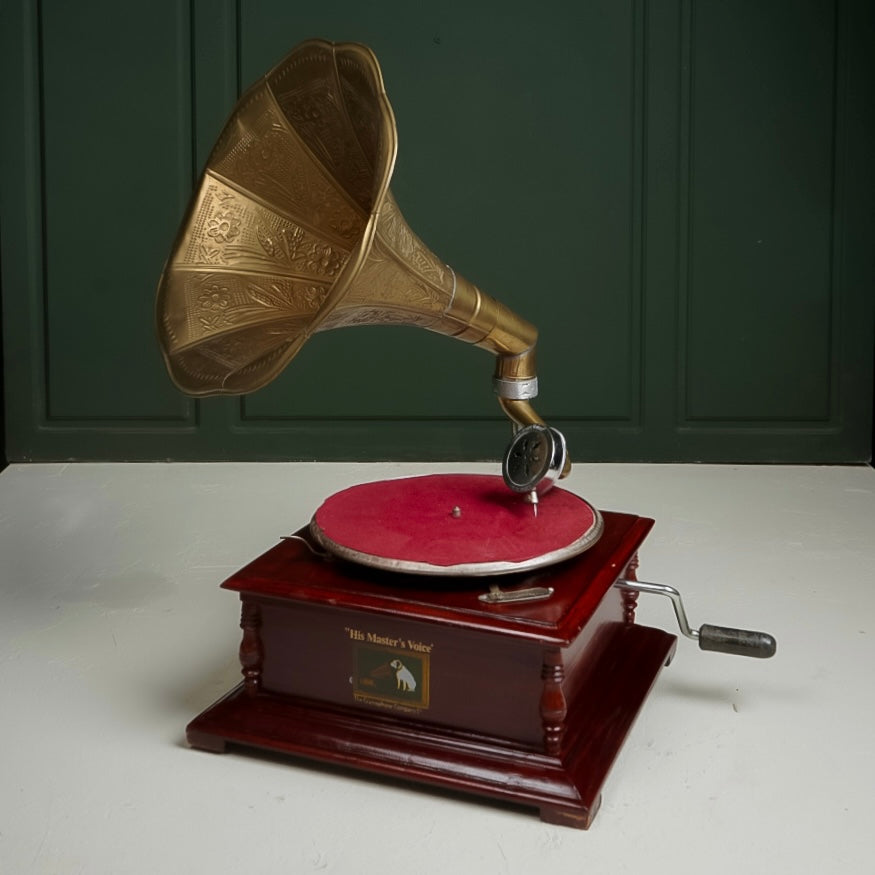مشغل اسطوانات بشتخته | gramophone