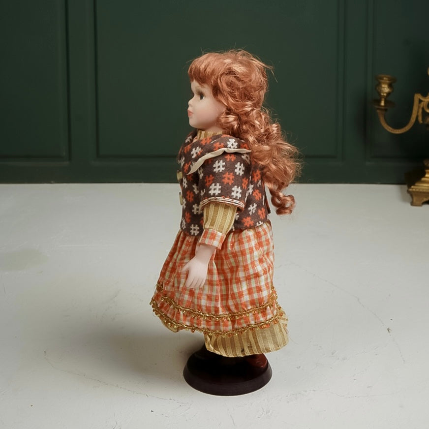 دمية بورسلان فنتج Vintage porcelain doll