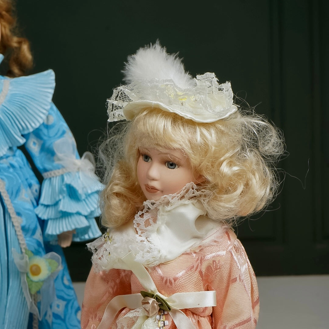 دمية بورسلان فنتج Vintage porcelain doll