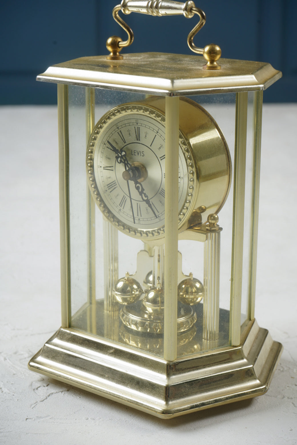 Clock ساعة طاولة