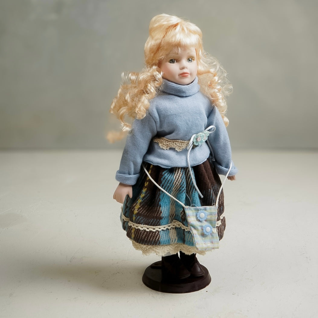 دمية بورسلان فنتج Vintage porcelain doll