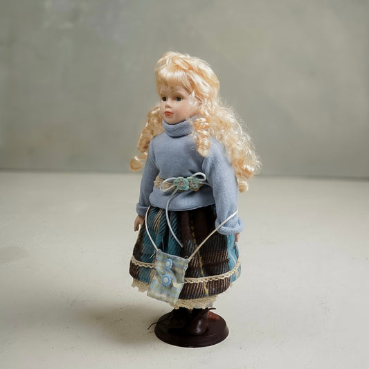 دمية بورسلان فنتج Vintage porcelain doll