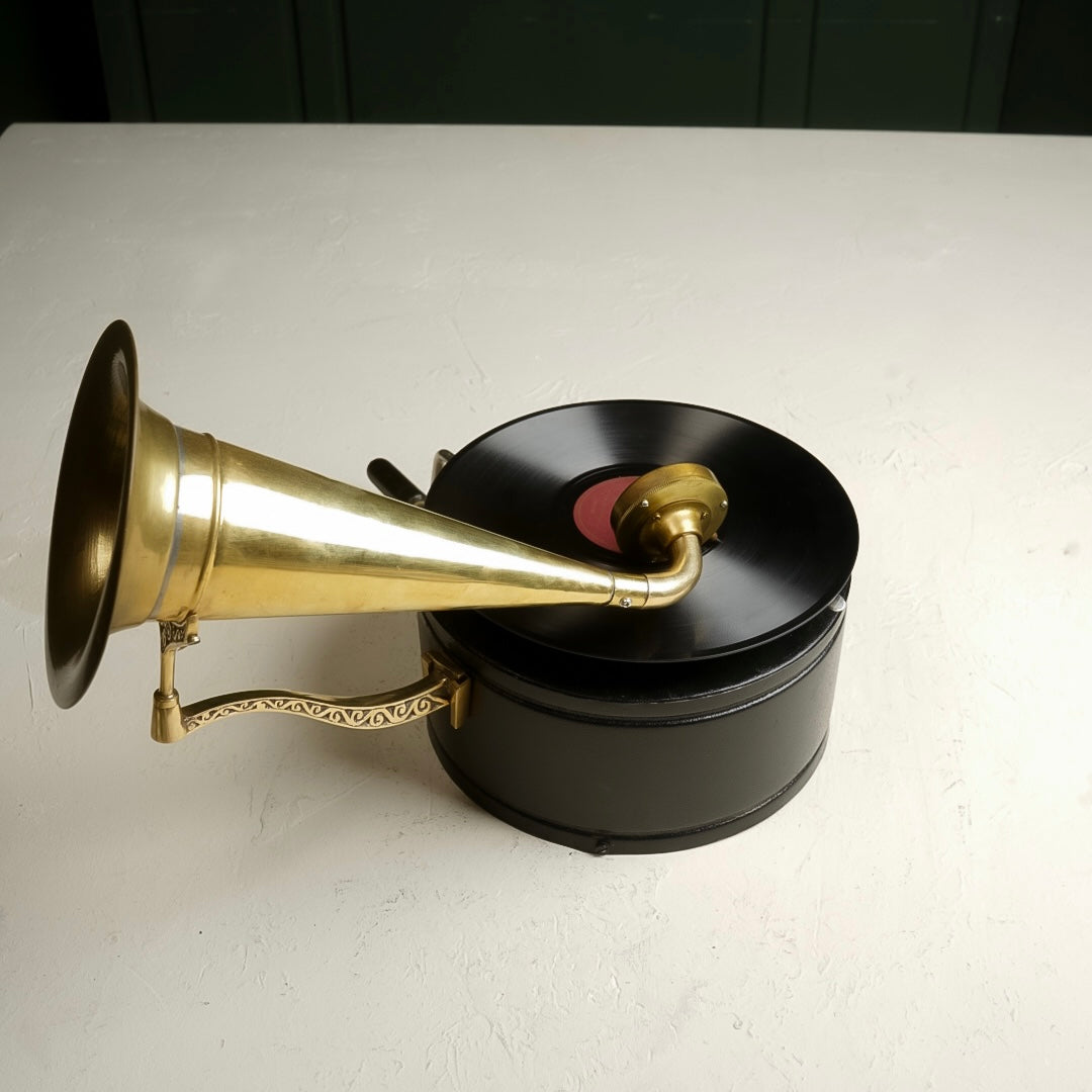 مشغل اسطوانات بشتخته | gramophone