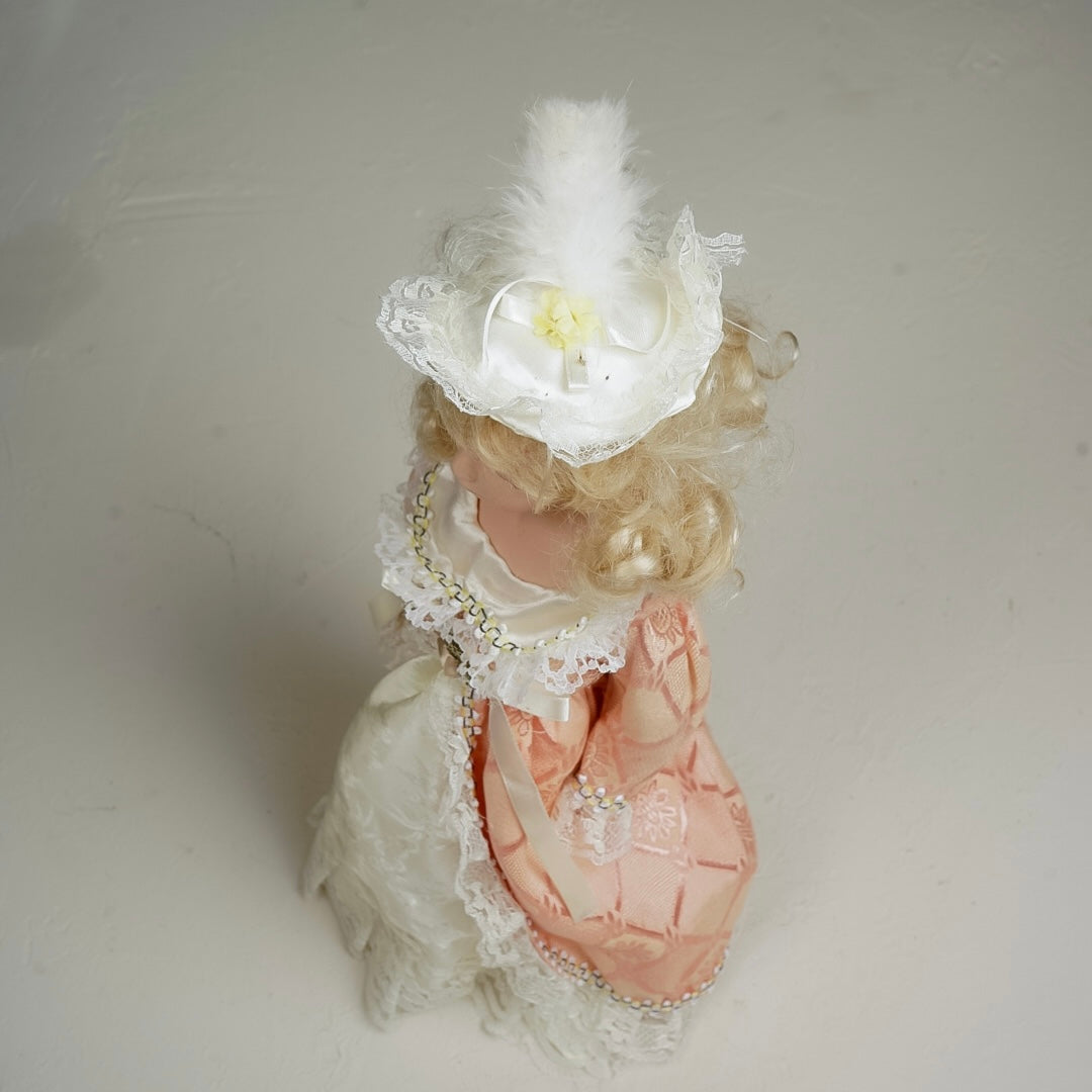دمية بورسلان فنتج Vintage porcelain doll