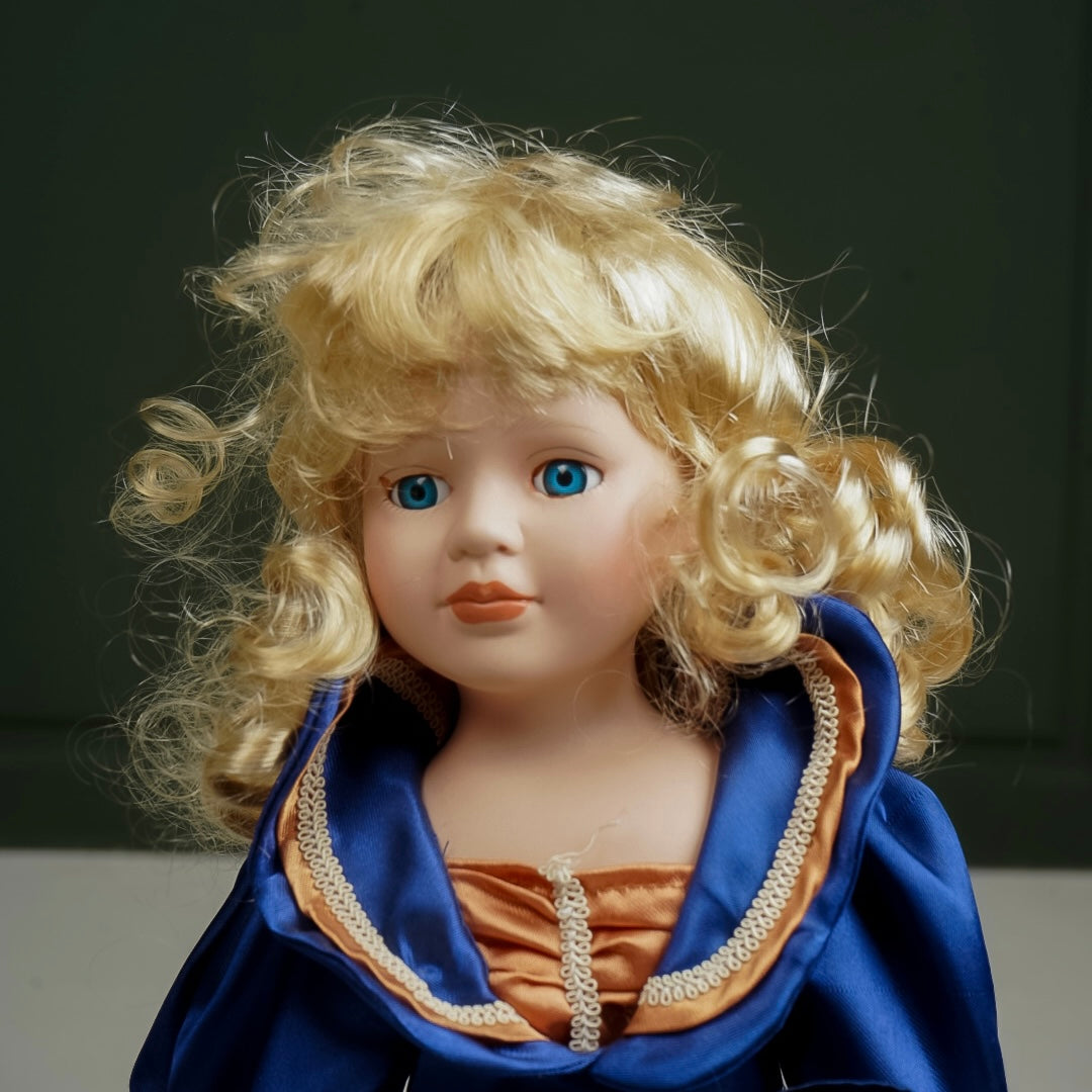 دمية بورسلان فنتج Vintage porcelain doll