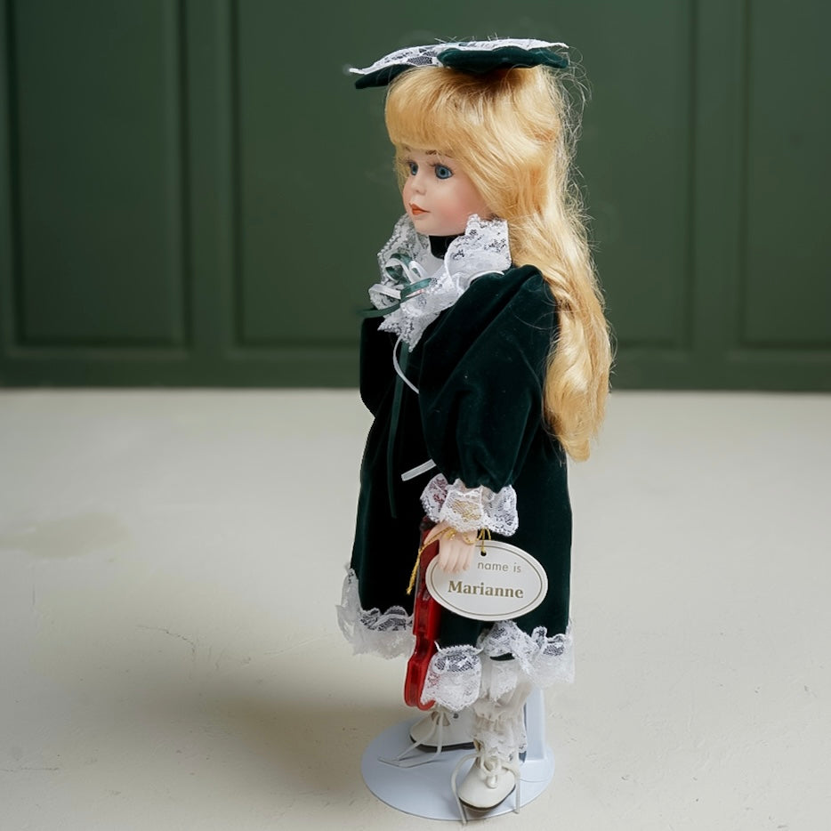 دمية بورسلان فنتج Vintage porcelain doll
