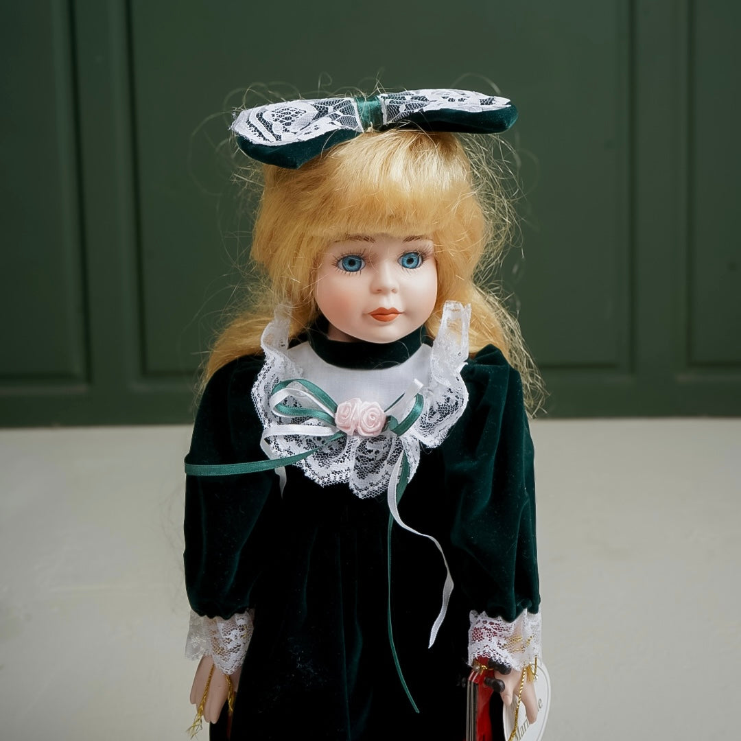 دمية بورسلان فنتج Vintage porcelain doll