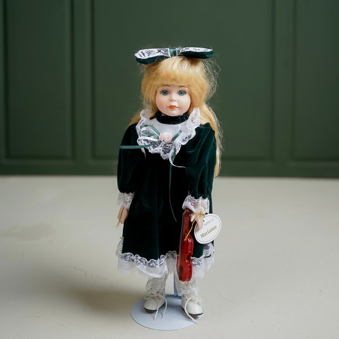 دمية بورسلان فنتج Vintage porcelain doll