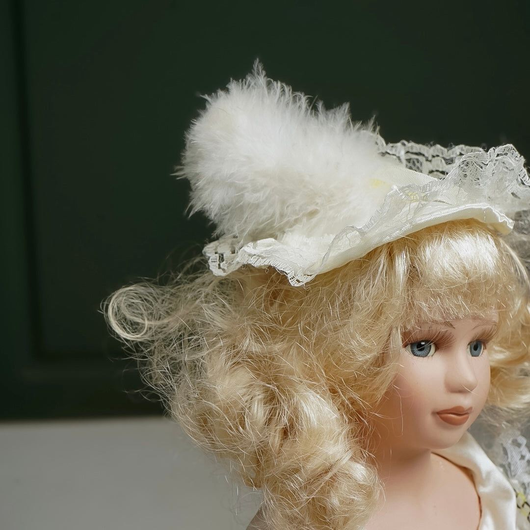 دمية بورسلان فنتج Vintage porcelain doll