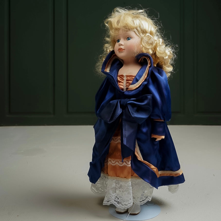 دمية بورسلان فنتج Vintage porcelain doll