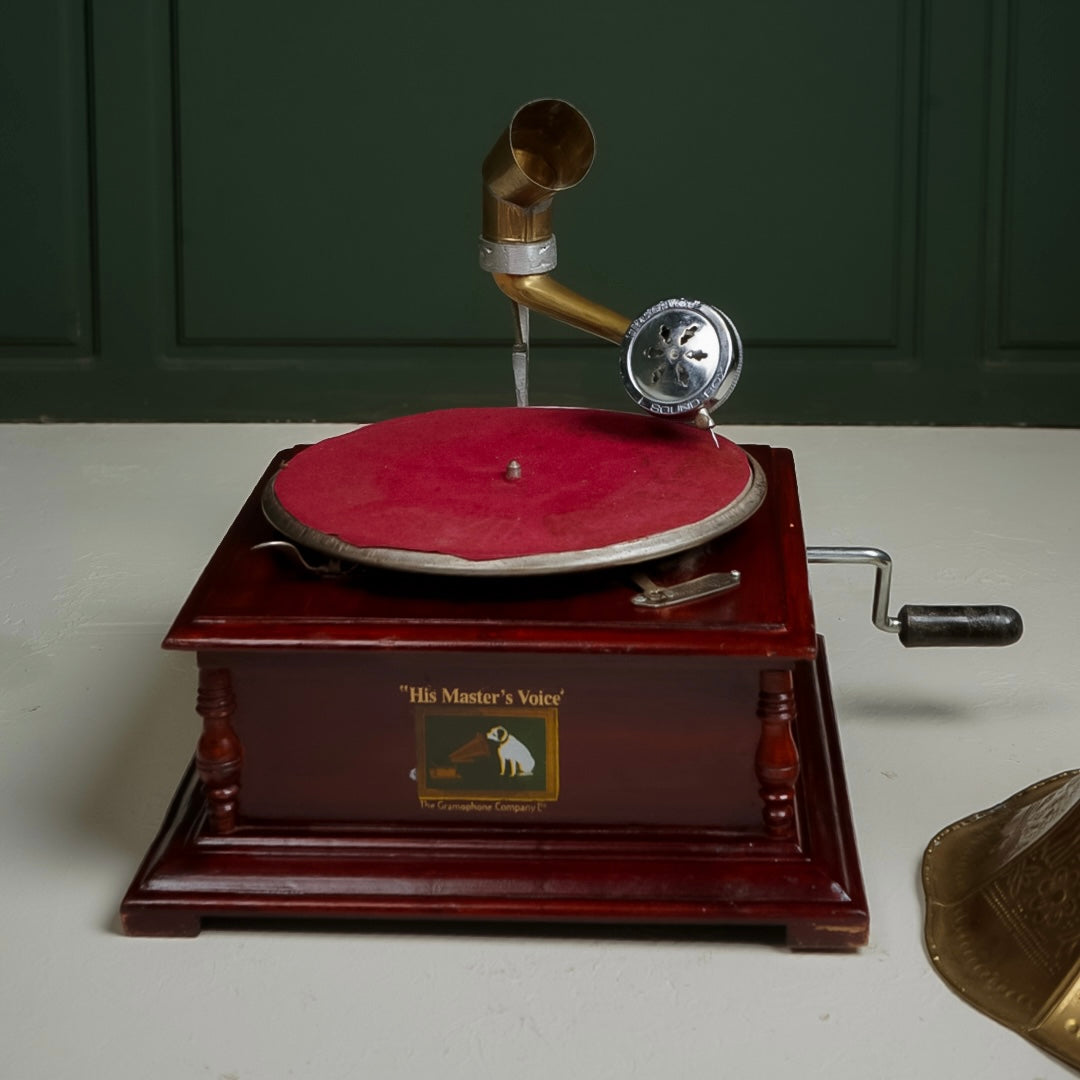مشغل اسطوانات بشتخته | gramophone