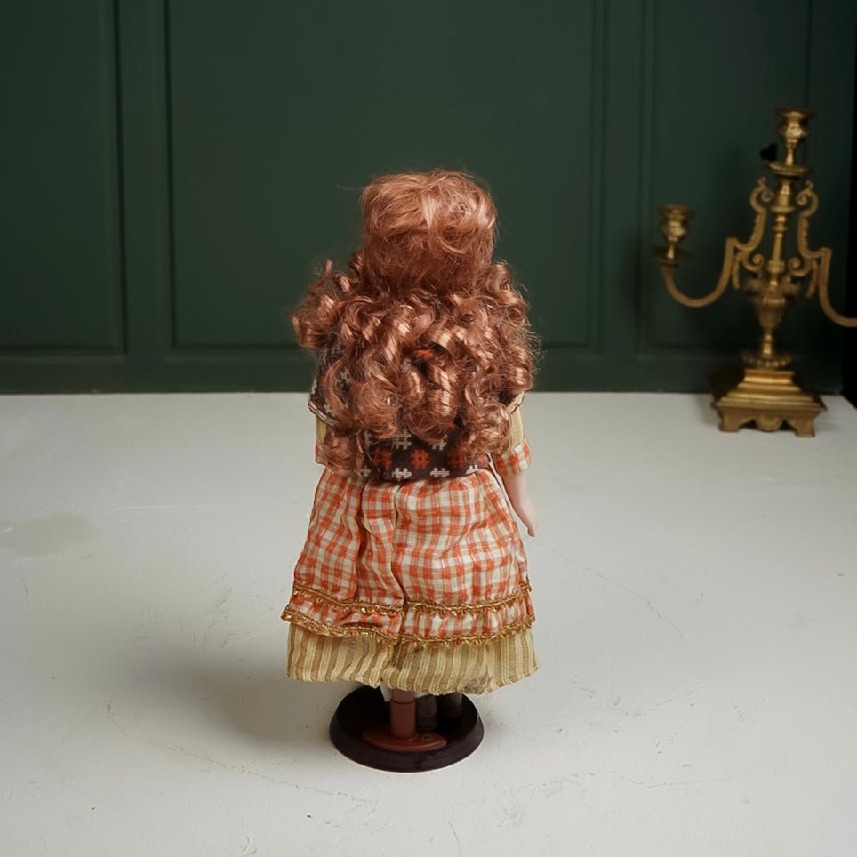 دمية بورسلان فنتج Vintage porcelain doll