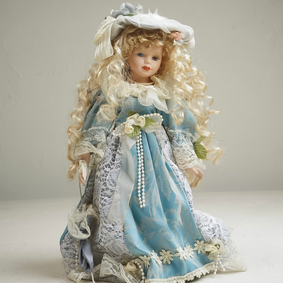 دمية بورسلان فنتج Vintage porcelain doll