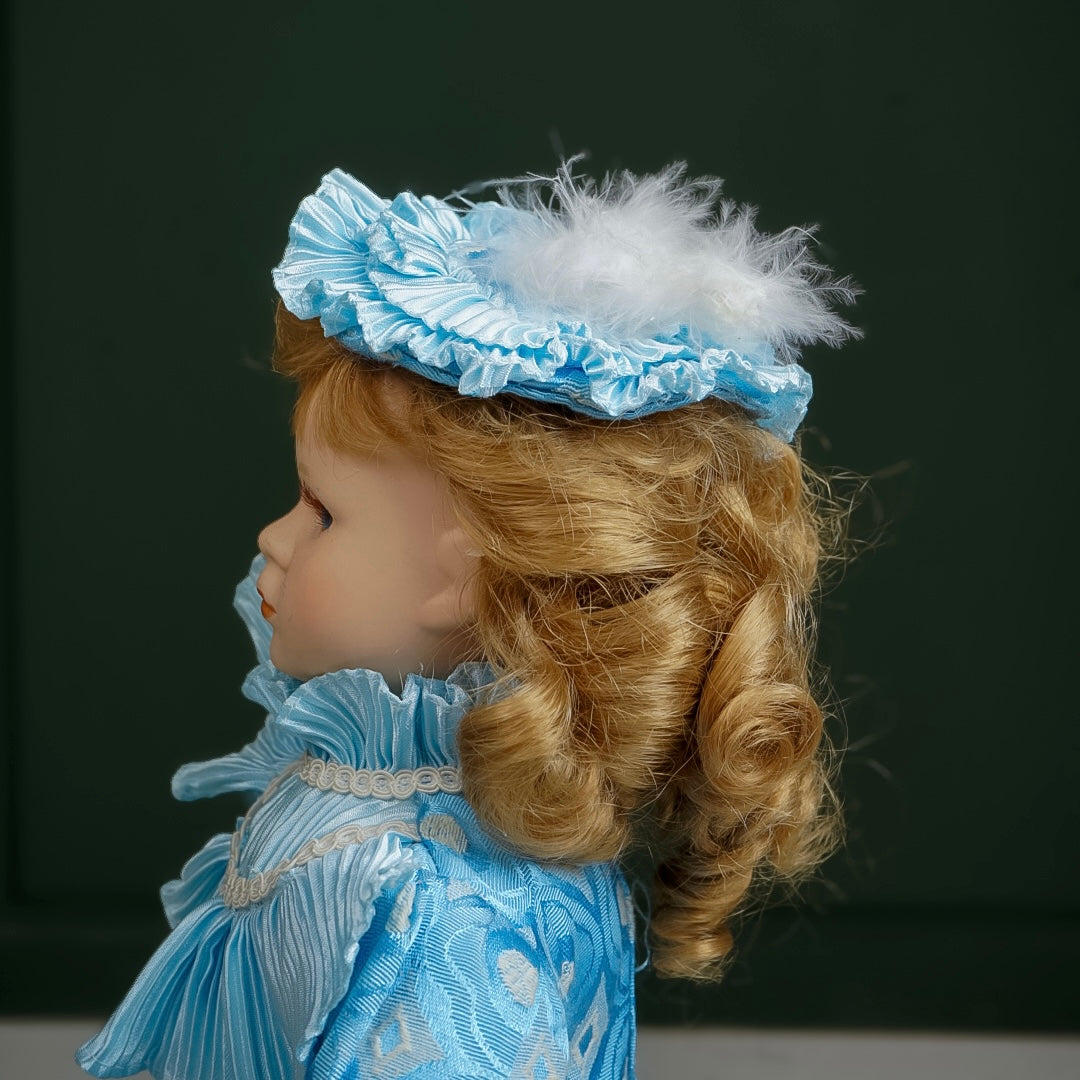 دمية بورسلان فنتج Vintage porcelain doll