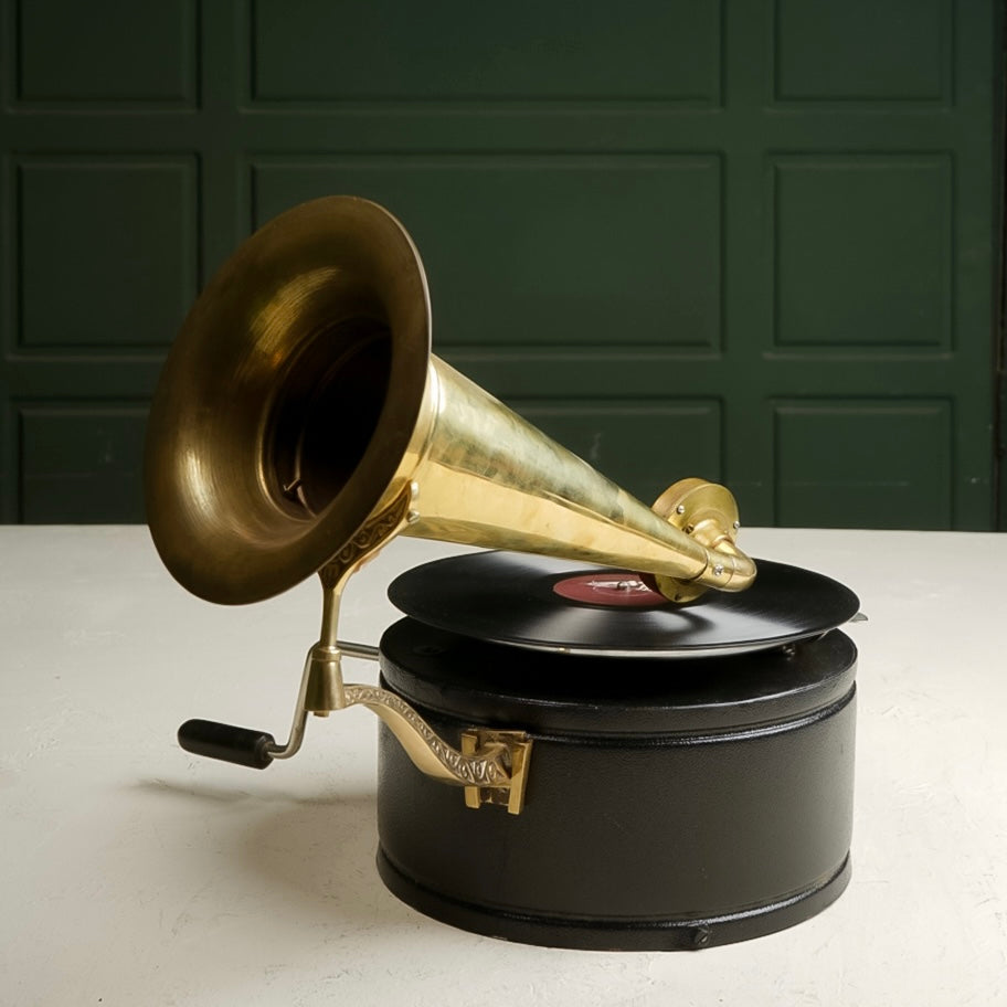 مشغل اسطوانات بشتخته | gramophone