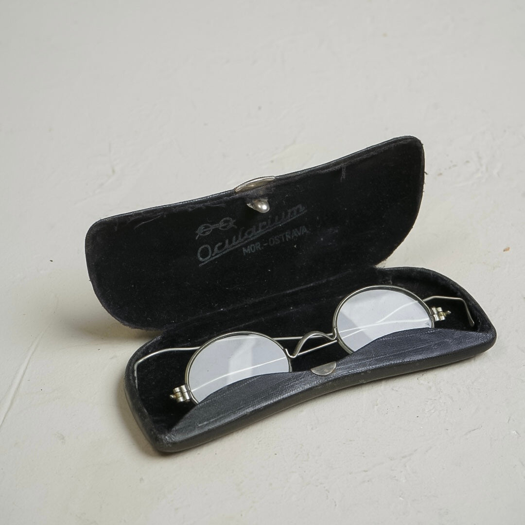 نظارات قديمة