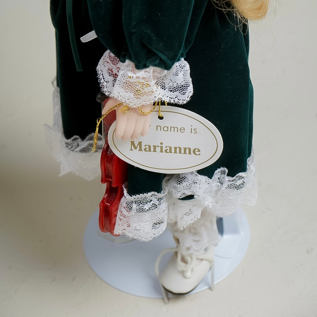 دمية بورسلان فنتج Vintage porcelain doll