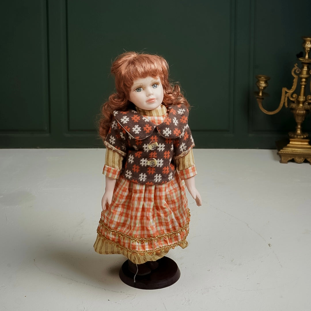 دمية بورسلان فنتج Vintage porcelain doll