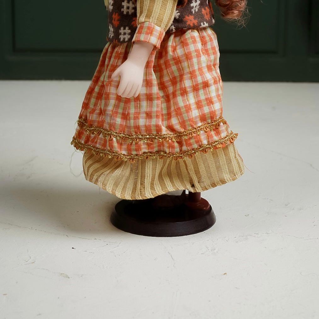 دمية بورسلان فنتج Vintage porcelain doll