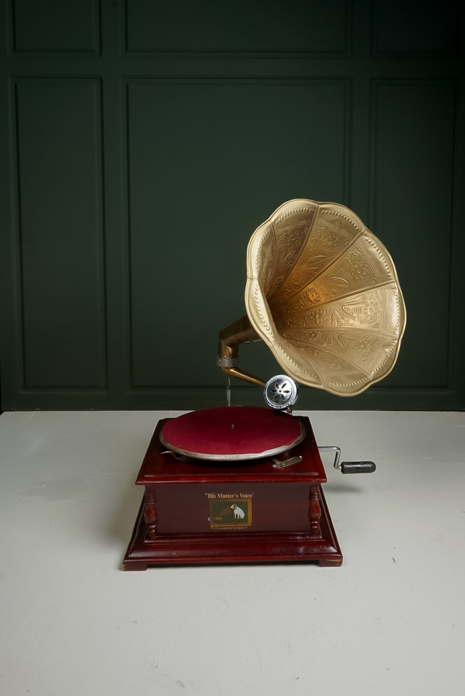 مشغل اسطوانات بشتخته | gramophone