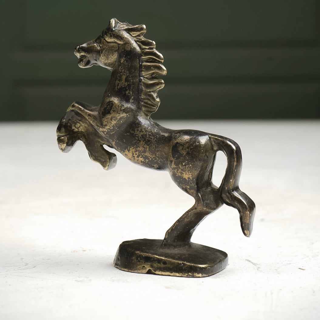 تمثال خيل