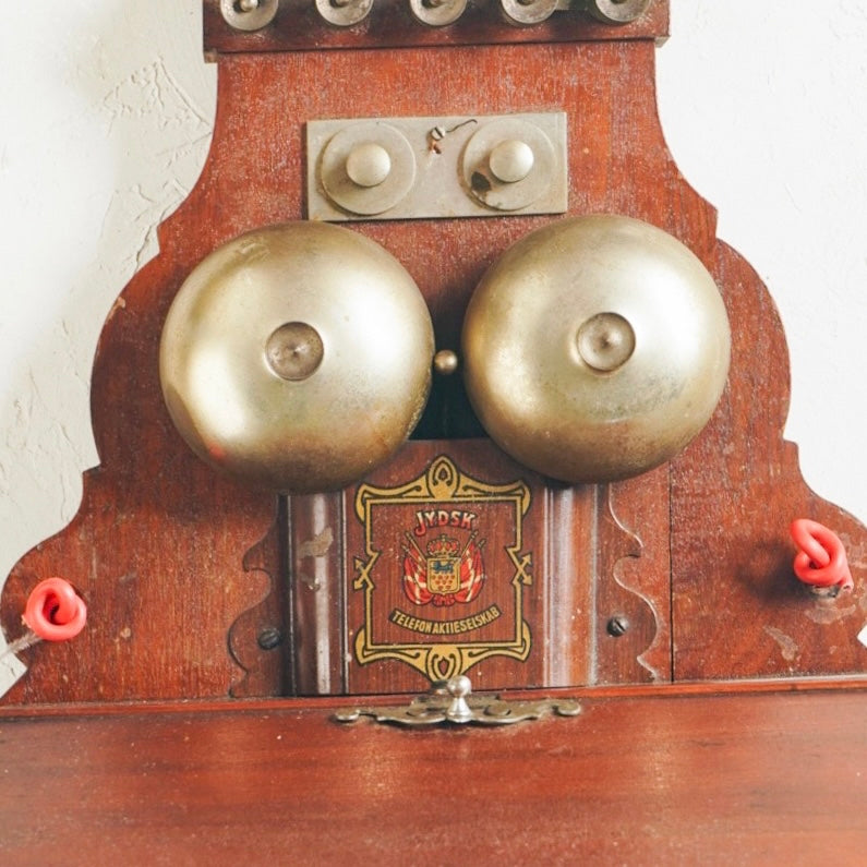 Telephone